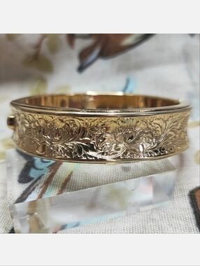 Vintage Floral Intricate Scrolled Engraved Carved Hinged Bangle Golden Bracelet